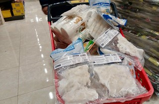 Gemlik'te Bozuk Ürün Satan Marketler Zabıtaya Takıldı